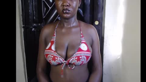 Snapshot of tall_choco chatting on November 29, 3:37 pm tall_choco online show from November 29, 3:37 pm