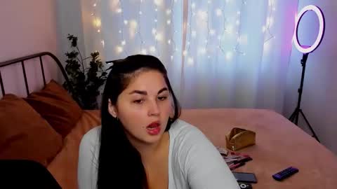 Snapshot of talla_la chatting on December 5, 9:40 am Talla online show from December 5, 9:40 am