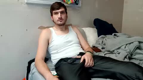 Snapshot of tallerandhandsomer chatting on November 16, 8:20 am tallerandhandsomer online show from November 16, 8:20 am