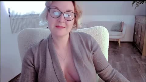 Snapshot of tallinnlove chatting on May 14, 12:01 pm tallinnlove online show from May 14, 12:01 pm