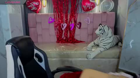 Snapshot of tamako_kitty_b chatting on February 13, 3:35 am tamako_kitty_b online show from February 13, 3:35 am