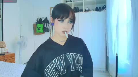 Cami 3 online show from April 21, 2:34 pm