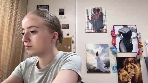 Karina online show from April 13, 3:06 pm