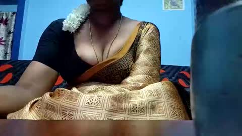 Snapshot of tamilmadhi520 chatting on April 18, 6:23 pm tamilmadhi520 online show from April 18, 6:23 pm
