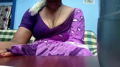 Snapshot of tamilmadhi520 chatting on May 3, 5:41 pm tamilmadhi520 online show from May 3, 5:41 pm