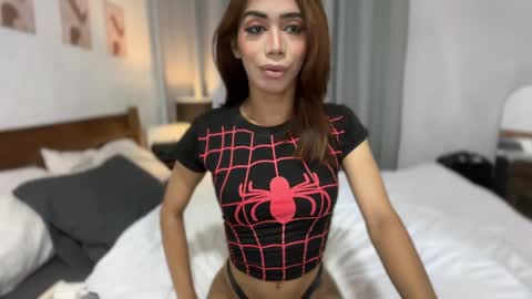 Snapshot of tamira_sassyqueen chatting on May 20, 2:07 am Kylie online show from May 20, 2:07 am