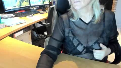 Snapshot of tammy4camfun chatting on December 18, 11:56 am Tammy online show from December 18, 11:56 am