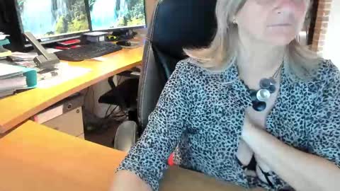 Snapshot of tammy4camfun chatting on January 27, 9:34 am Tammy online show from January 27, 9:34 am