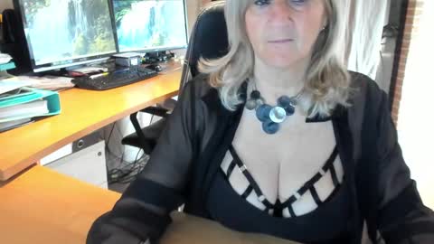 Snapshot of tammy4camfun chatting on January 31, 9:37 am Tammy online show from January 31, 9:37 am