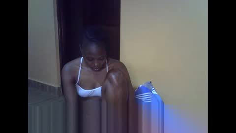 tainaissa online show from April 11, 7:07 pm