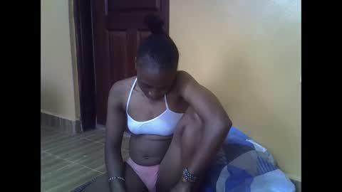 tainaissa online show from April 17, 11:57 am