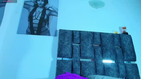 Snapshot of taniamilan chatting on May 4, 9:05 am Tania online show from May 4, 9:05 am