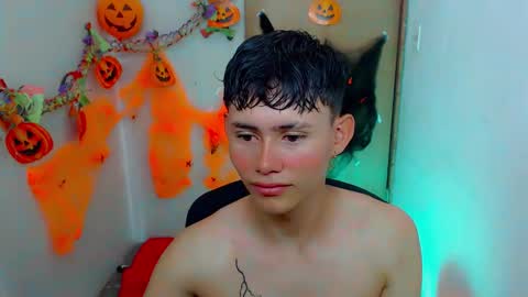 Snapshot of tanjiro_cute chatting on November 6, 10:16 am Andres online show from November 6, 10:16 am