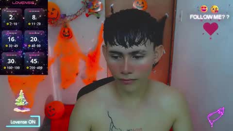 Snapshot of tanjiro_cute chatting on November 11, 9:09 am Andres online show from November 11, 9:09 am