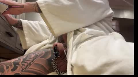 Tank Guy online show from March 22, 9:29 pm