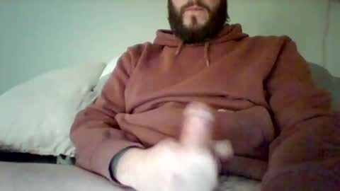 Snapshot of tanlines85 chatting on February 14, 10:04 pm Help Me Edge online show from February 14, 10:04 pm