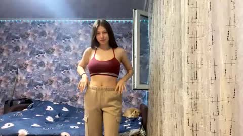 Snapshot of tannarosier chatting on November 15, 10:04 pm Kira online show from November 15, 10:04 pm