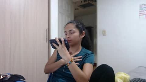 Snapshot of tantricroots chatting on March 3, 2:26 am Angeline Follow online show from March 3, 2:26 am