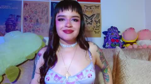 Snapshot of tara_hs chatting on May 8, 12:49 am online show from May 8, 12:49 am