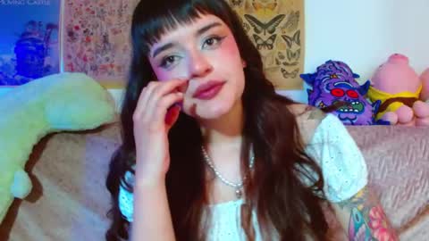 Snapshot of tara_hs chatting on May 20, 1:50 pm online show from May 20, 1:50 pm