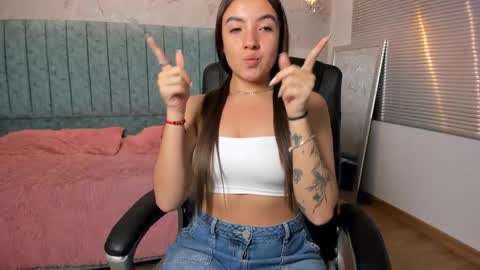 Tara  online show from February 5, 12:21 pm