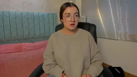 Tara  online show from February 11, 12:10 pm