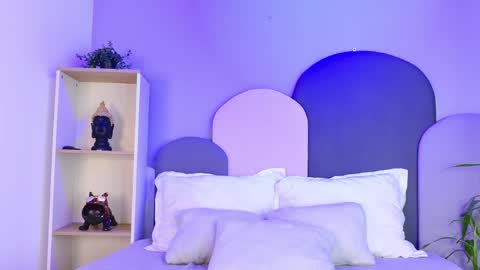 taracarsonn online show from April 1, 1:17 am