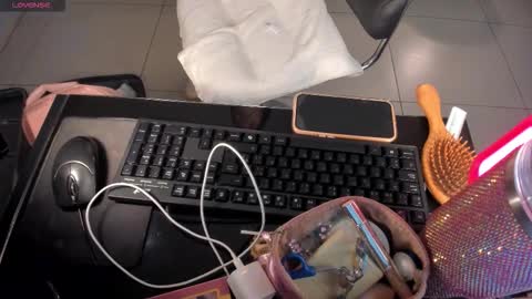 Tara Lawrence online show from February 10, 3:32 am