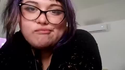 Tara Esa online show from July 12, 7:49 pm