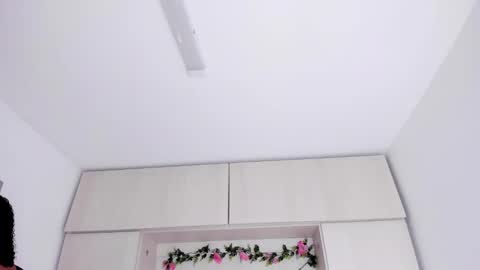  T A R A  online show from September 14, 4:11 am