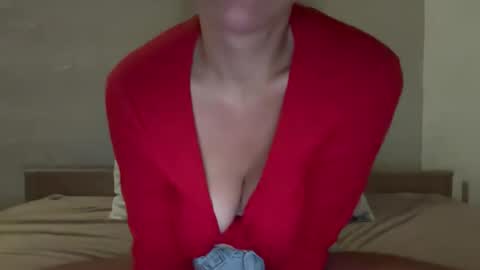 Snapshot of tarcymoon chatting on May 3, 2:39 am tracypussy online show from May 3, 2:39 am