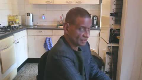 Genaro Thode online show from November 20, 10:48 am