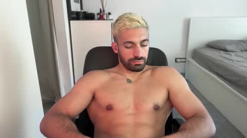 tarquit8 online show from September 13, 1:22 pm