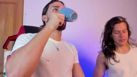 Snapshot of tarzanylobo chatting on December 12, 3:54 am Tarzan online show from December 12, 3:54 am