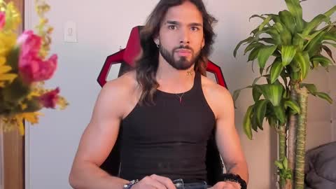 Snapshot of tarzanylobo chatting on January 8, 1:42 am Tarzan online show from January 8, 1:42 am