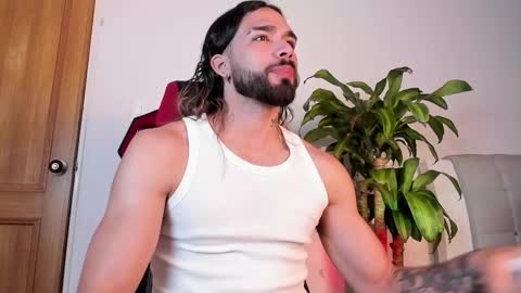 Snapshot of tarzanylobo chatting on January 22, 6:31 am Tarzan online show from January 22, 6:31 am