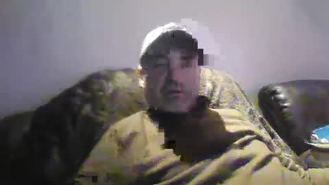 Snapshot of tarzeny77 chatting on February 18, 12:15 am tarzeny77 online show from February 18, 12:15 am