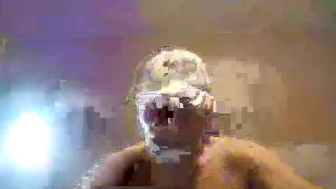 Snapshot of tarzeny77 chatting on October 18, 12:13 am tarzeny77 online show from October 18, 12:13 am