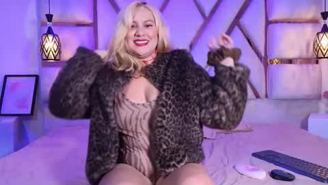 tasha online show from November 4, 3:38 am