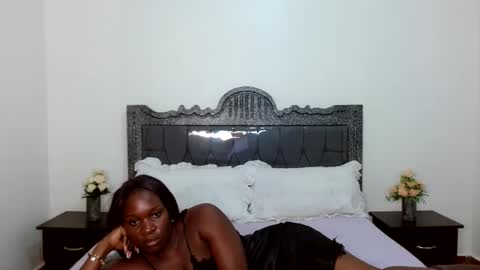 Snapshot of tashabea chatting on January 8, 3:29 am Tash online show from January 8, 3:29 am