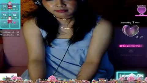 Snapshot of tashakai chatting on December 3, 3:25 am TashaKai online show from December 3, 3:25 am