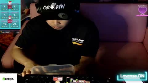 Snapshot of tashakai chatting on December 14, 8:13 pm TashaKai online show from December 14, 8:13 pm