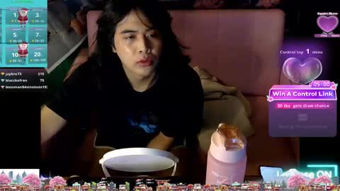 Snapshot of tashakai chatting on January 6, 6:33 pm TashaKai online show from January 6, 6:33 pm