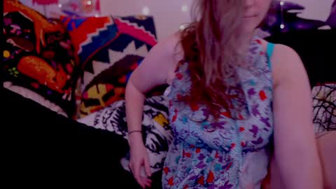 Snapshot of task_manager chatting on February 1, 12:58 pm Vivian Clark online show from February 1, 12:58 pm