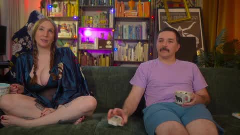 Snapshot of task_manager chatting on October 15, 1:55 pm Vivian Clark online show from October 15, 1:55 pm