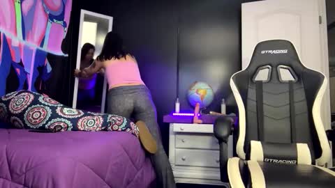 Snapshot of tastemecaroline chatting on December 20, 4:08 am tastemecaroline online show from December 20, 4:08 am