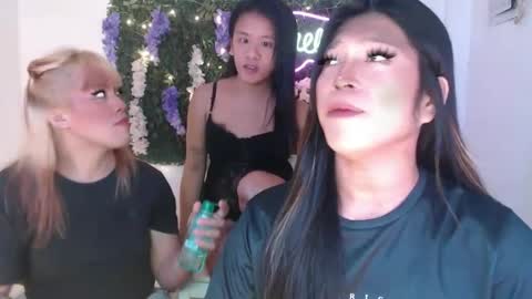   online show from January 30, 11:01 am