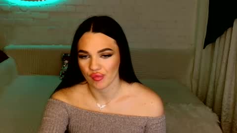 Snapshot of tasty_babyy chatting on December 6, 7:45 pm tasty_babyy online show from December 6, 7:45 pm