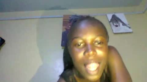 Snapshot of tat493864 chatting on October 22, 10:37 am tat493864 online show from October 22, 10:37 am