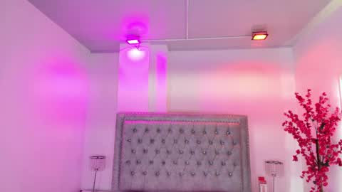 Tata and Damian  online show from April 9, 11:48 am